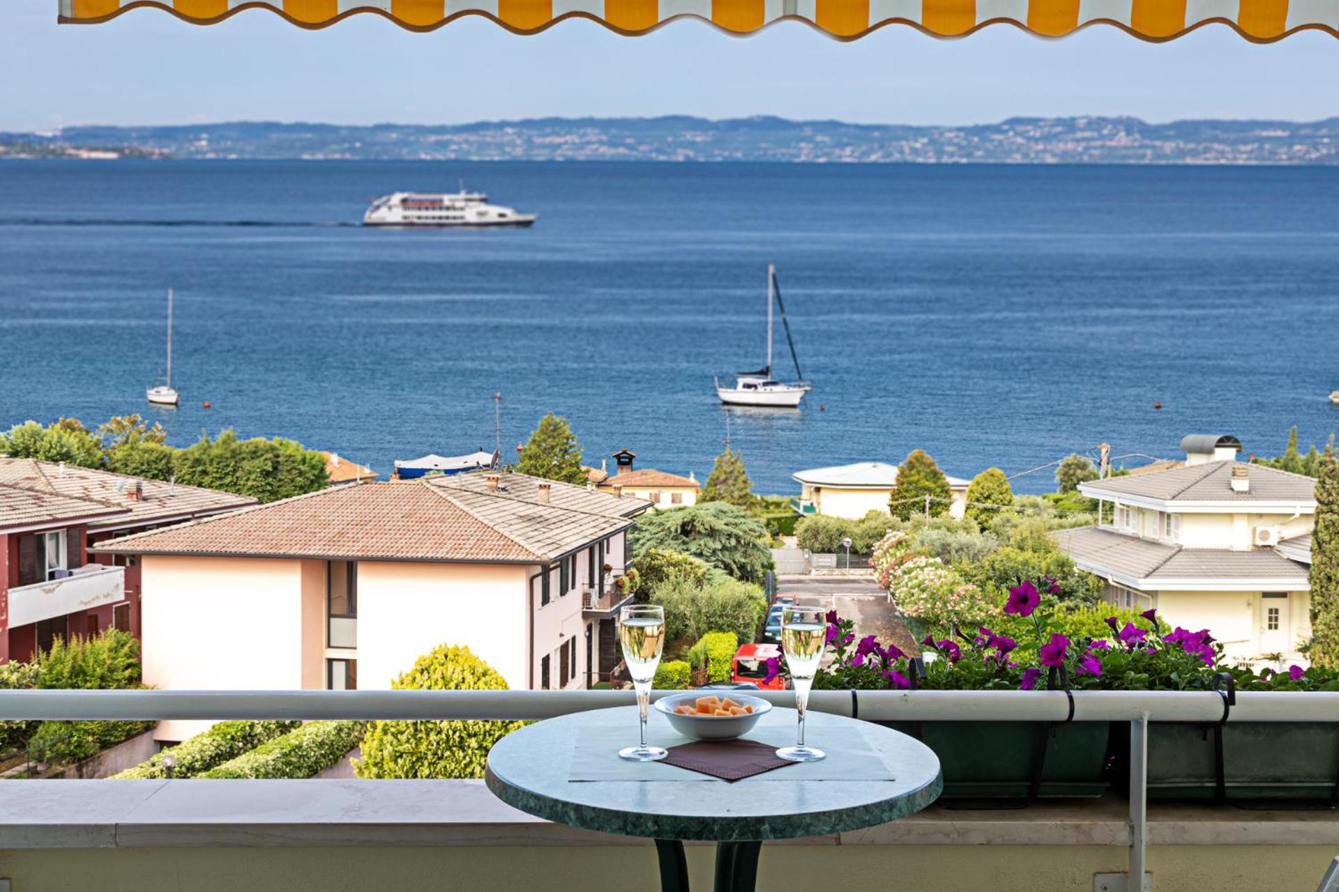 Hotel Gardenia & Villa Charme Adults Friendly 4Star Service Bardolino Dış mekan fotoğraf