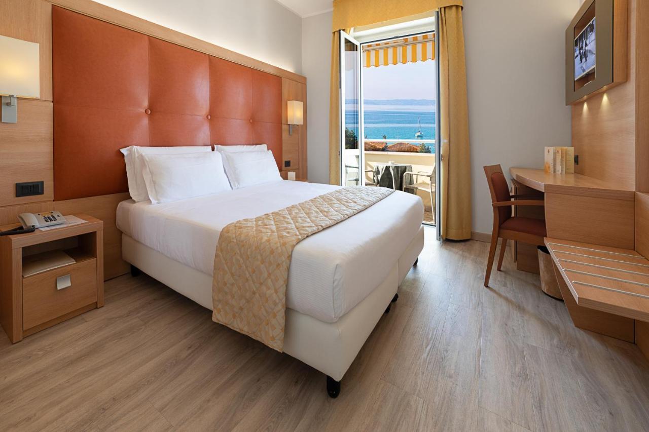 Hotel Gardenia & Villa Charme Adults Friendly 4Star Service Bardolino Dış mekan fotoğraf
