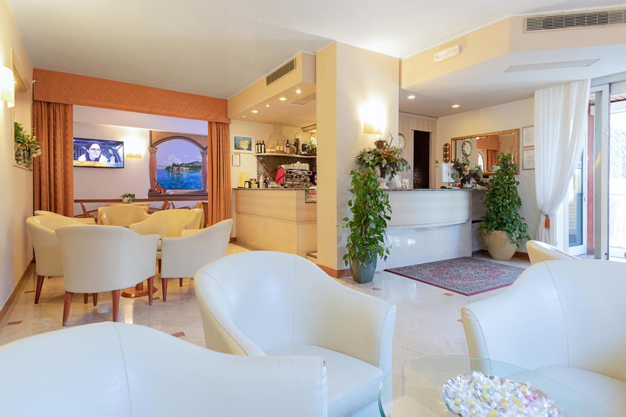 Hotel Gardenia & Villa Charme Adults Friendly 4Star Service Bardolino Dış mekan fotoğraf